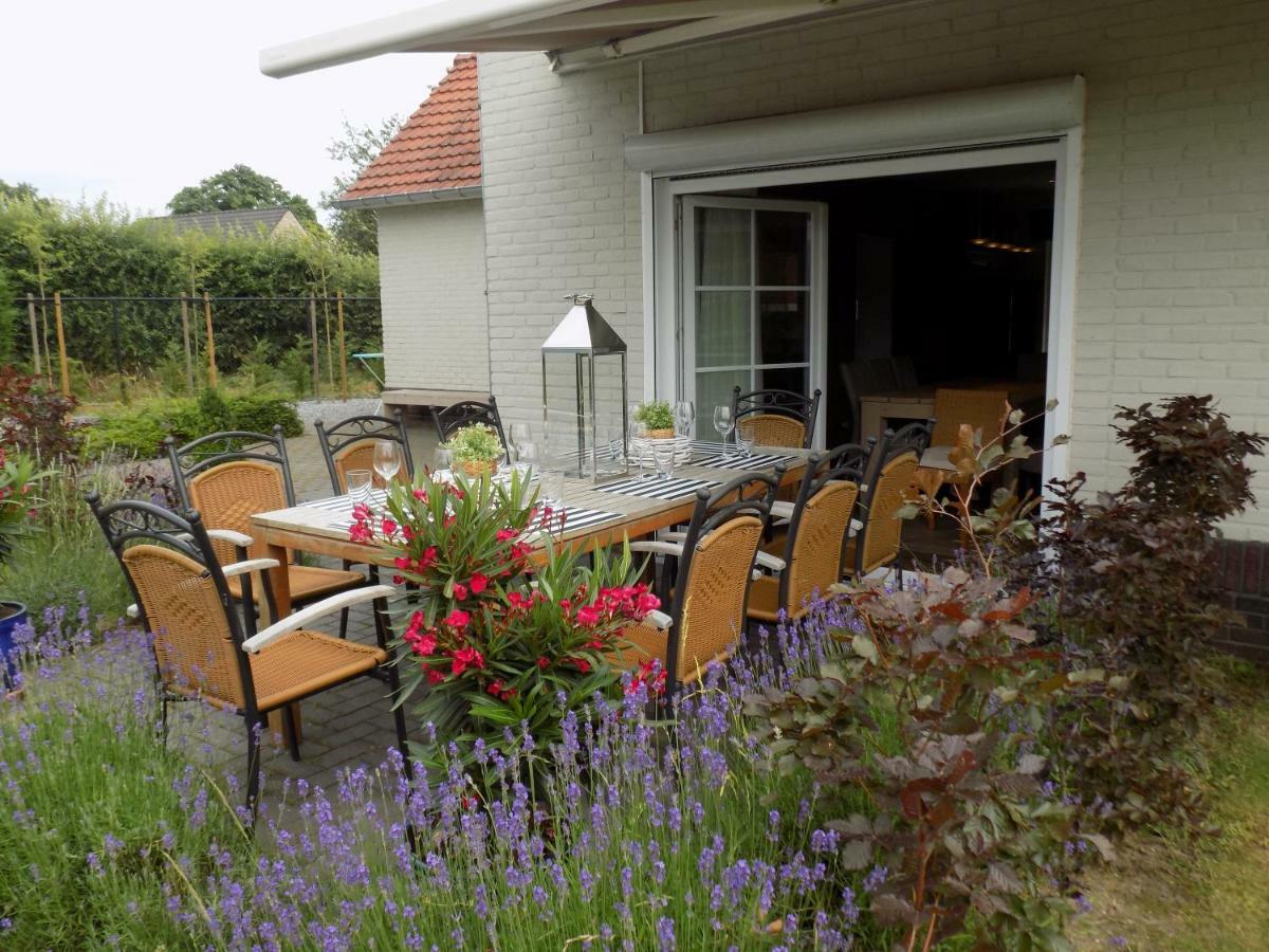 Villa Mooi Maasland Maaseik Esterno foto