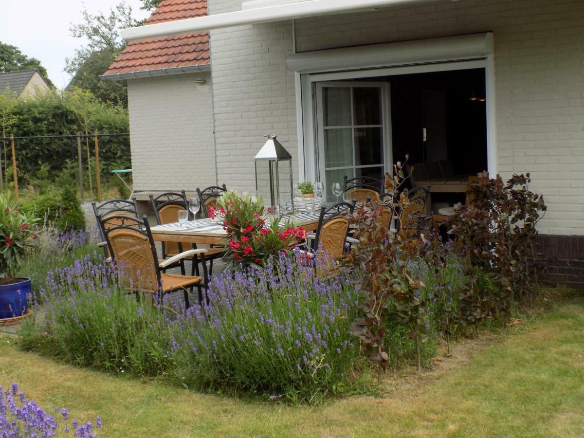 Villa Mooi Maasland Maaseik Esterno foto